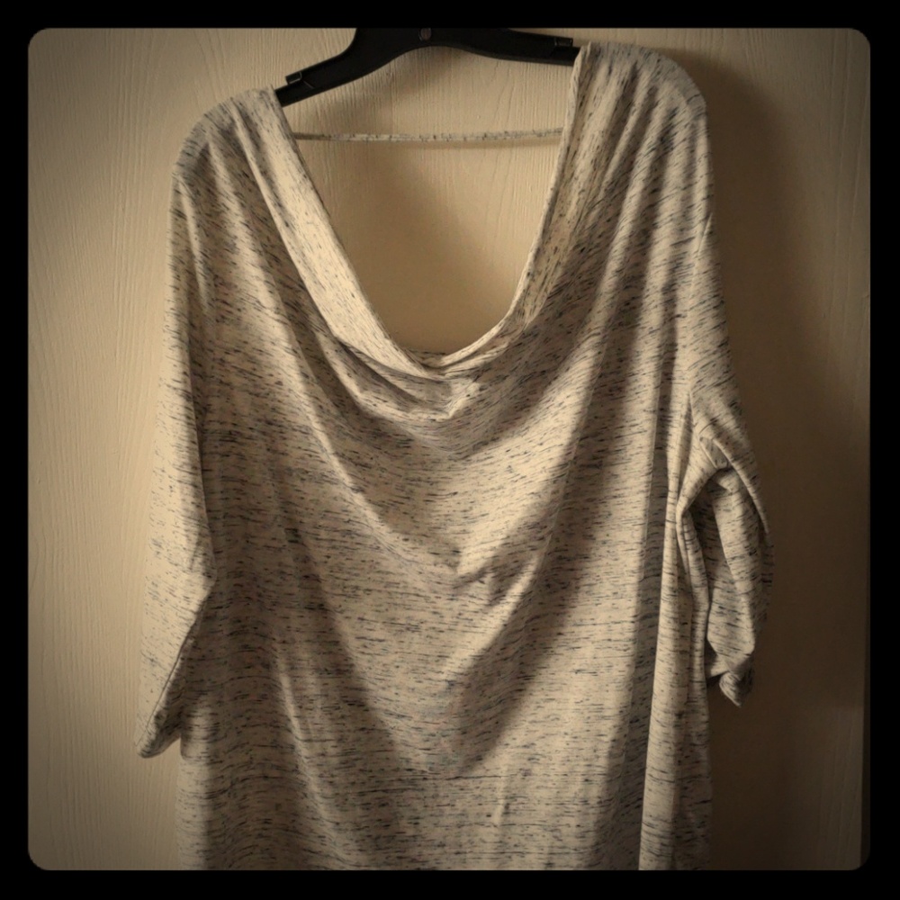 3/4 Sleeve Scoop Neck Top